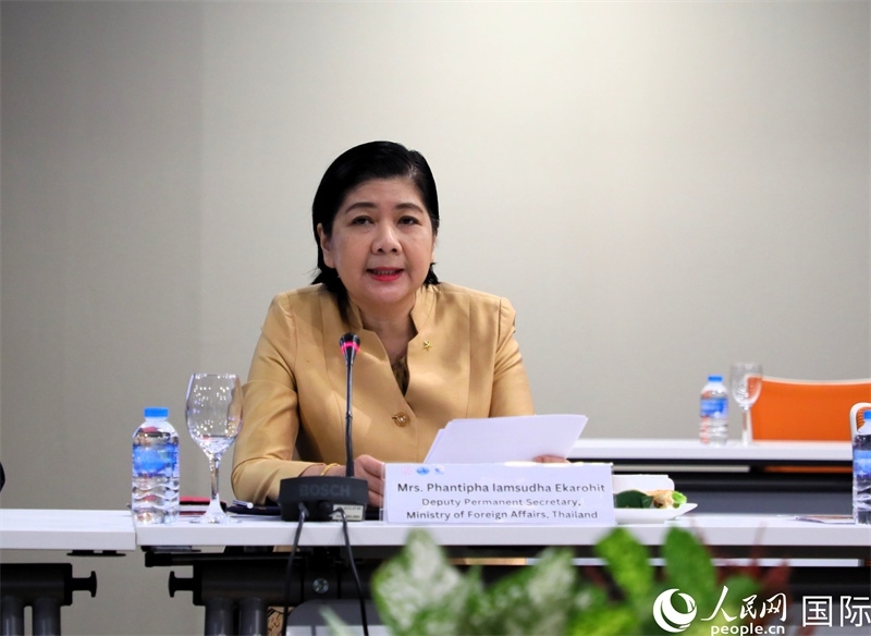 泰國外交部副次長潘提帕作主旨發(fā)言。人民網(wǎng)記者 白元琪攝