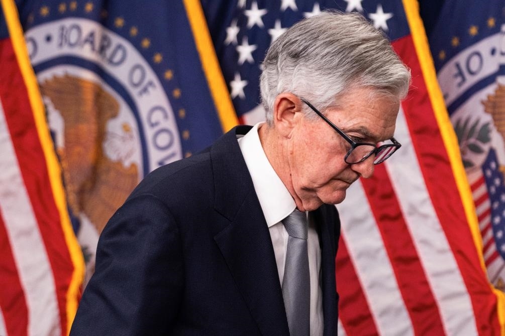 11月1日，美國聯(lián)邦儲備委員會主席鮑威爾在華盛頓出席記者會。新華社發(fā)（亞倫攝）