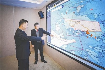 圖③：法官為涉案船舶尋找安全的錨泊地點(diǎn)。