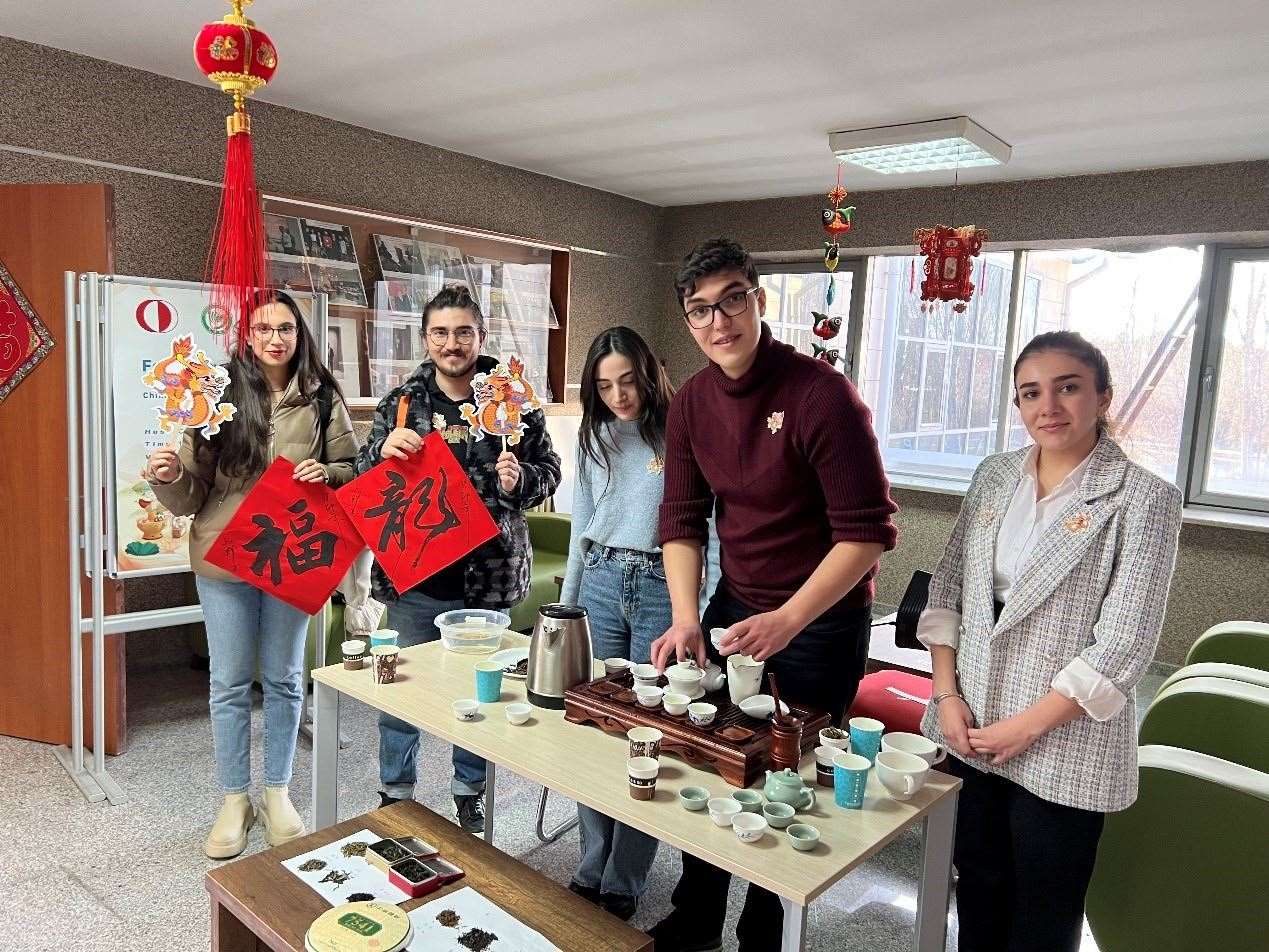 茶藝表演體驗。中東技術大學孔院供圖