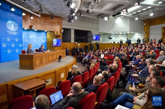 1月18日，在俄羅斯首都莫斯科，俄羅斯外長(zhǎng)拉夫羅夫回答記者提問。新華社發(fā)（亞歷山大攝）