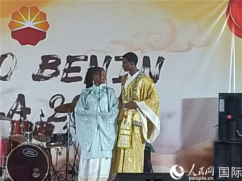 孔子學院的中國時裝秀表演。人民網記者 黃培昭攝