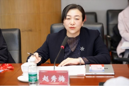 人民網(wǎng)輿情數(shù)據(jù)中心主任、人民在線總經(jīng)理趙秀梅發(fā)言