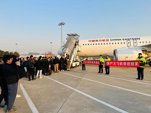 2024春運(yùn)第一天，東航4架C919大飛機(jī)全部投入商業(yè)運(yùn)營。東航供圖