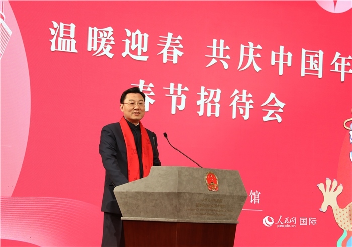 中國(guó)駐美國(guó)大使謝鋒發(fā)表致辭，向全體在美同胞致以親切問(wèn)候。人民網(wǎng)記者 李志偉攝