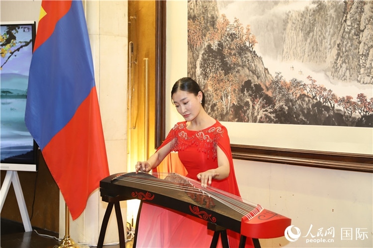 古箏表演。人民網(wǎng)記者 霍文攝