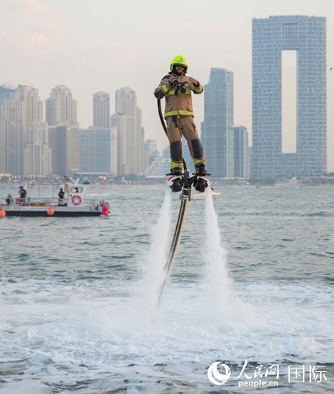 水上消防員。人民網 塔里克·易卜拉欣攝