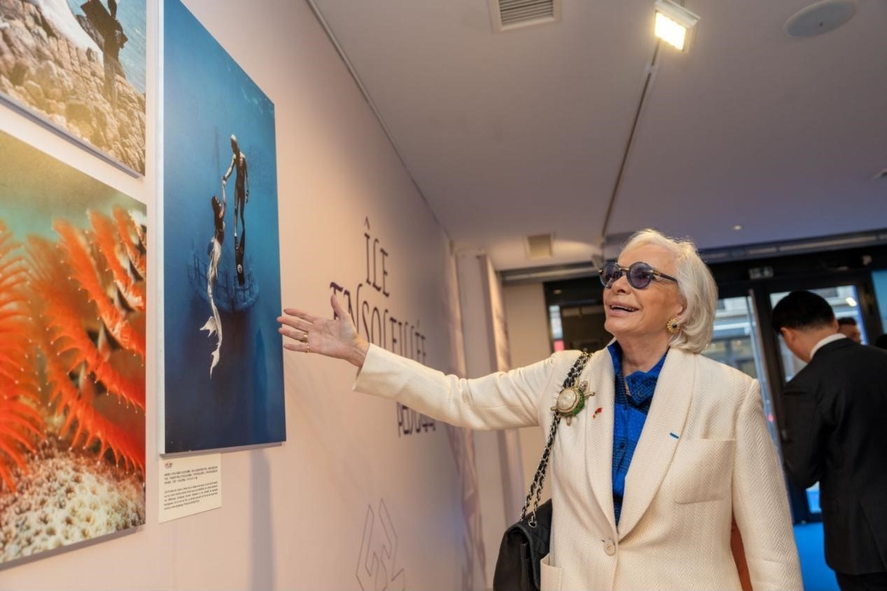 世界旅游組織特別顧問瑪麗-皮埃爾·布歇-奧利耶觀看活動現(xiàn)場圖片展覽?；顒又鬓k方供圖