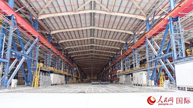 已移交業(yè)主的C201船體車間。人民網(wǎng)記者管克江攝