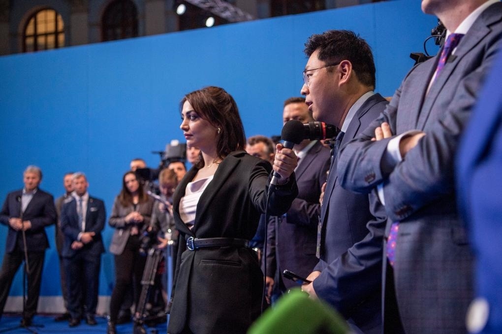 3月18日，在俄羅斯首都莫斯科，新華社記者向俄總統(tǒng)普京提問。新華社記者曹陽攝