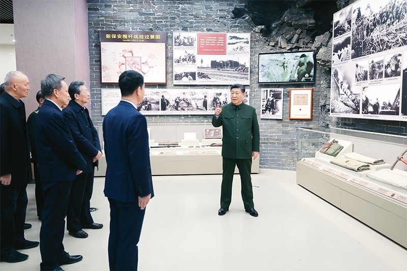 2024年2月1日至2日，中共中央總書記、國家主席、中央軍委主席習(xí)近平來到天津，看望慰問基層干部群眾。這是2日上午，習(xí)近平在平津戰(zhàn)役紀(jì)念館考察。 新華社記者 鞠鵬/攝