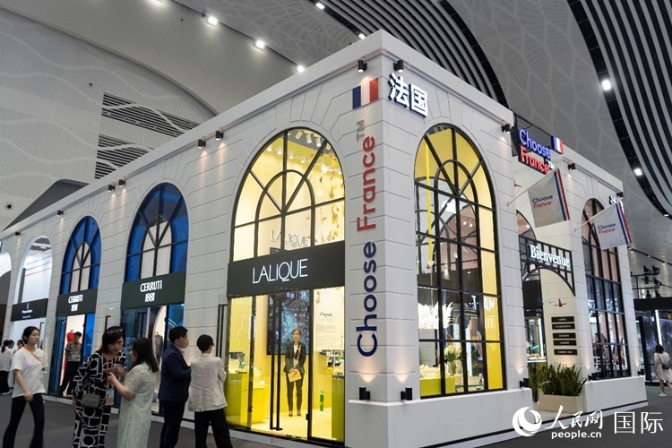 第四屆中國(guó)國(guó)際消費(fèi)品博覽會(huì)法國(guó)國(guó)家館。人民網(wǎng) 常沙攝