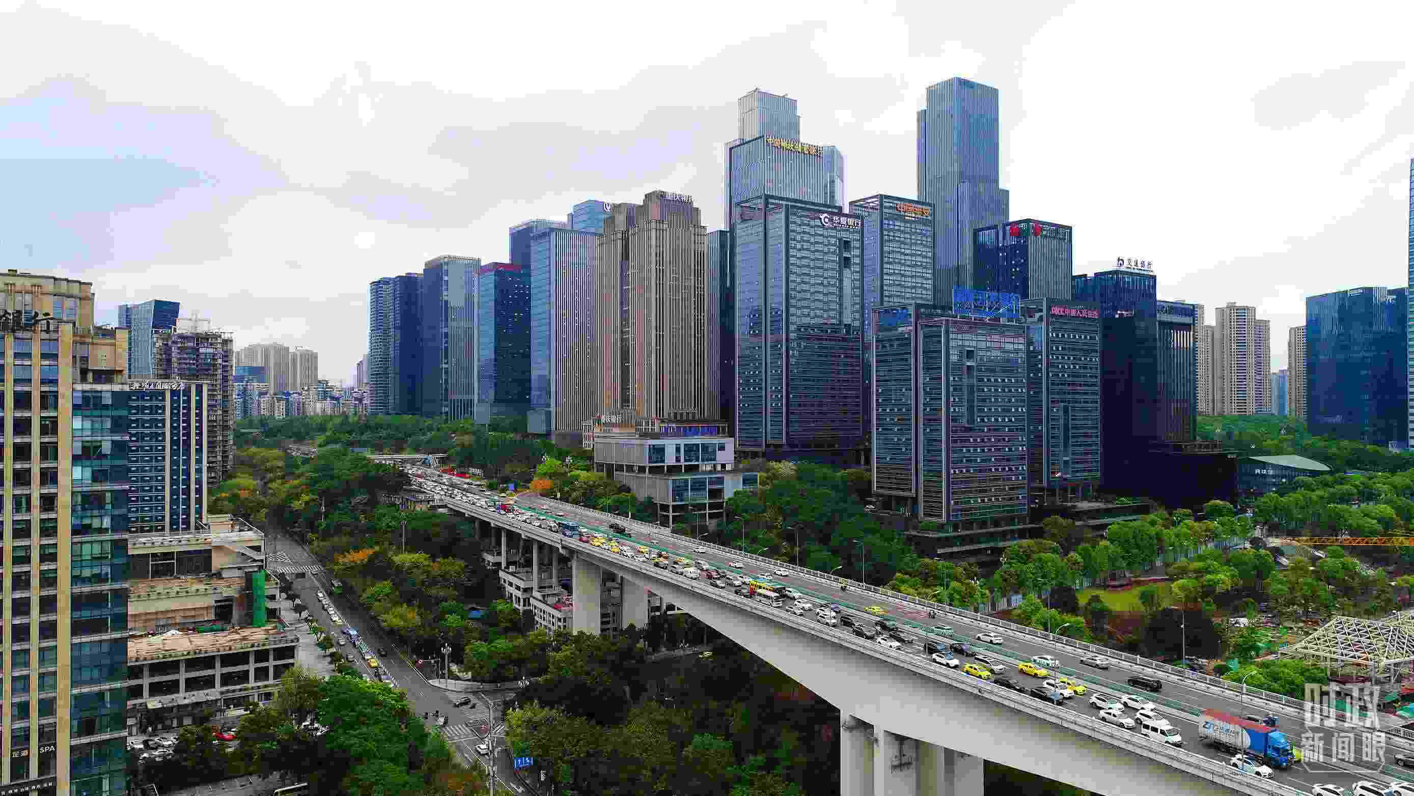 △重慶市數(shù)字化城市運(yùn)行和治理中心。（總臺(tái)記者于濱拍攝）