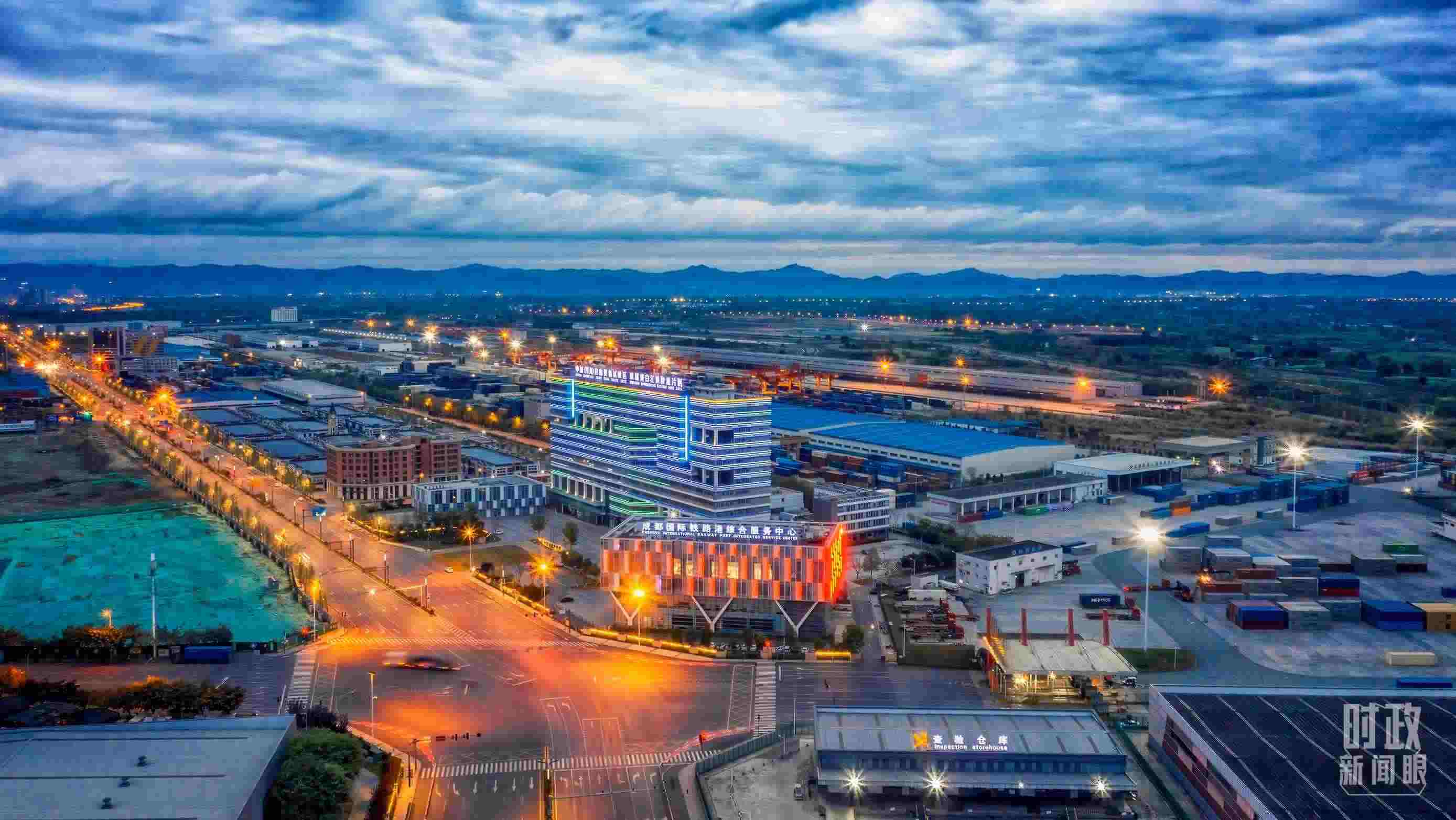 △成都國(guó)際鐵路港內(nèi)陸港口。（圖/視覺中國(guó)）