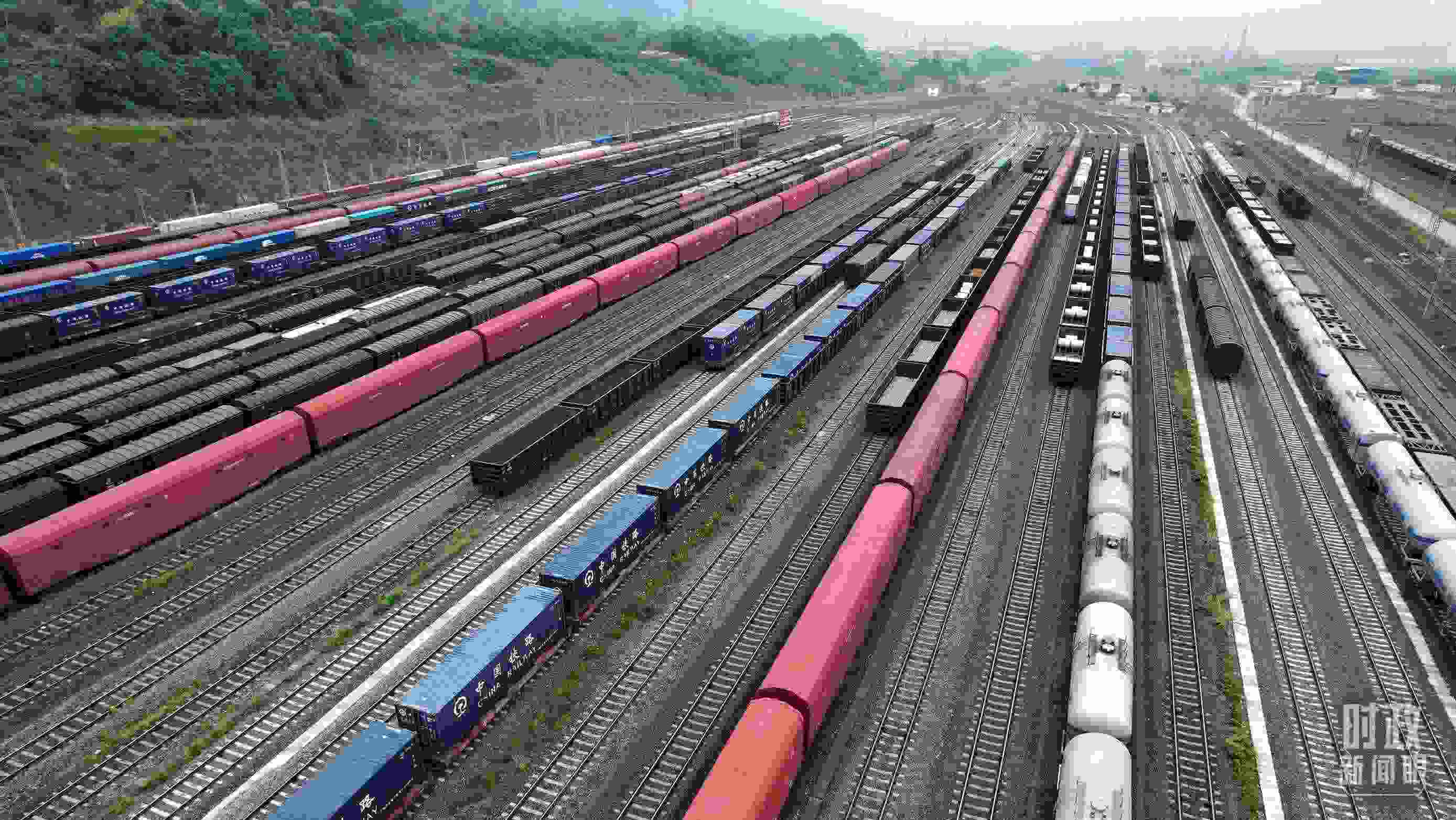 △重慶國際物流樞紐園區(qū)。（總臺央視記者范凱拍攝）