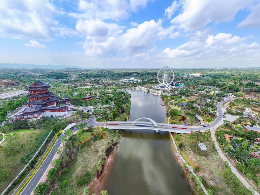 這是2024年4月22日拍攝的成都世園會(huì)主會(huì)場（無人機(jī)照片）。新華社記者 王曦 攝