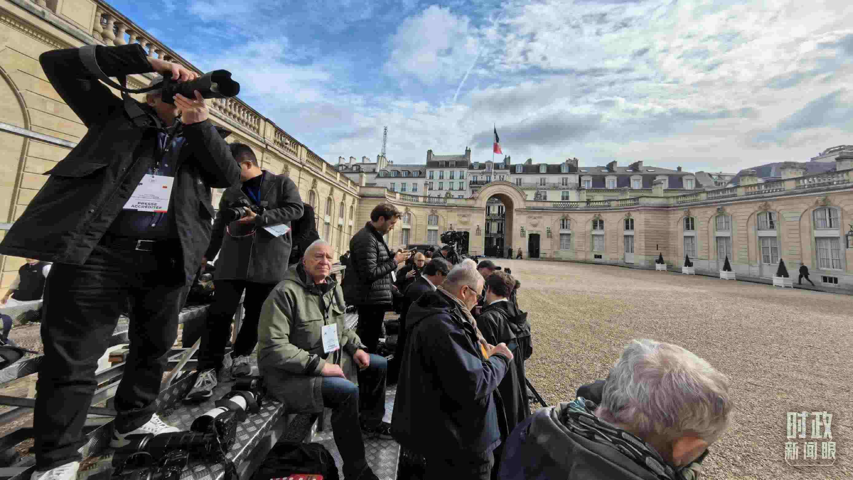 △媒體記者密切關注當天活動。（總臺央視記者陸泓宇拍攝）