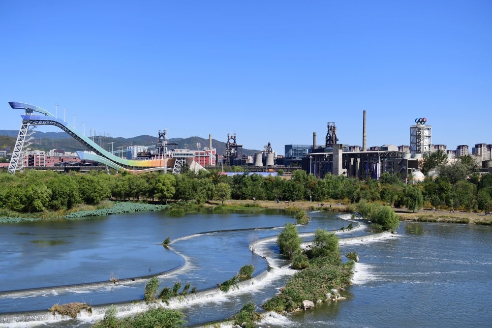 在北京首鋼園附近拍攝的永定河（2022年10月4日攝）。新華社記者 張晨霖 攝