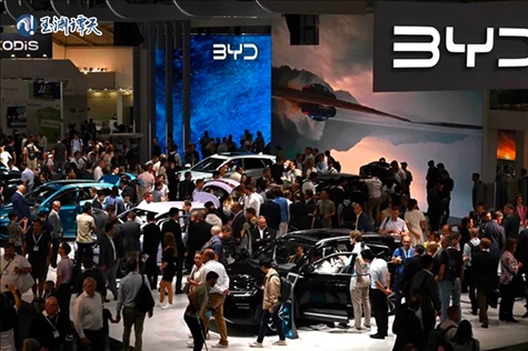 中國新能源汽車亮相德國車展，引發(fā)圍觀