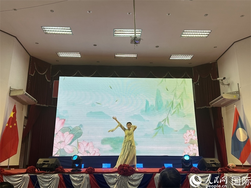 圖片：老撾選手參加第二十三屆漢語橋世界大學(xué)生中文比賽老撾賽區(qū)決賽。孫廣勇攝