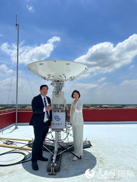 中泰兩國校企合作共贏。左為馬漢科理工大學(xué)校長(zhǎng)帕納威·普卡亞多，右為銀河航天聯(lián)合創(chuàng)始人劉暢。人民網(wǎng)記者 簡(jiǎn)承淵攝