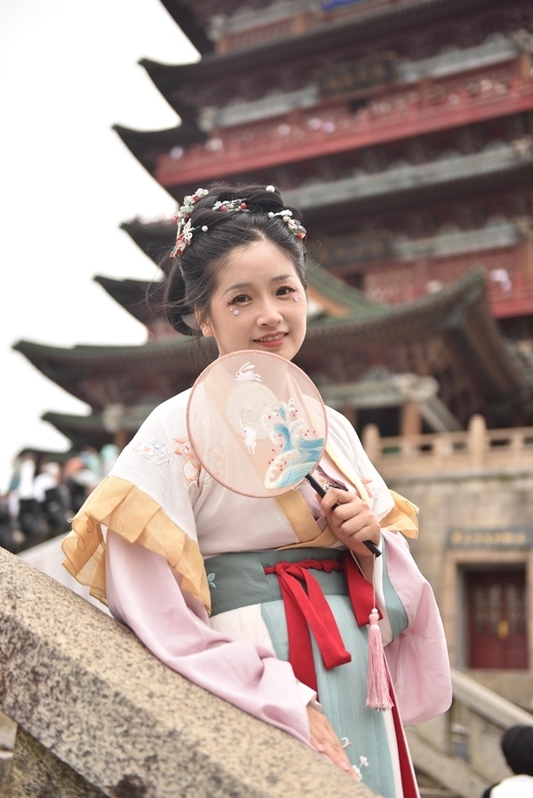 南昌滕王閣“古風(fēng)游”。受訪者供圖