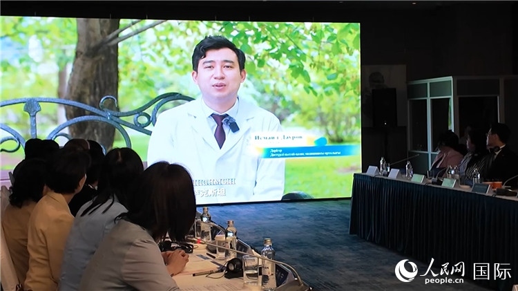 人民網(wǎng)《共贏》紀(jì)錄片發(fā)布儀式在阿斯塔納舉行。人民網(wǎng)記者盛楚宜 攝