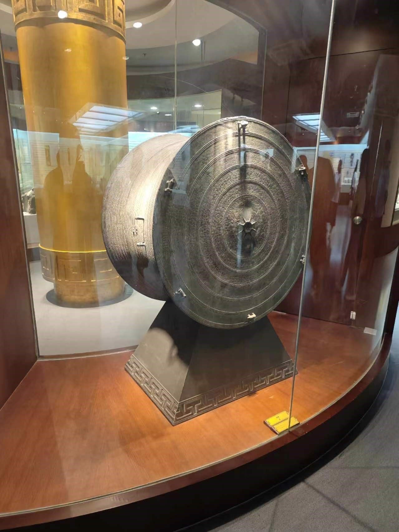 有西南元素的漢代銅鼓。人民網(wǎng)記者 黃鈺攝