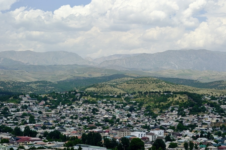 這是2024年6月13日拍攝的塔吉克斯坦首都杜尚別城市風(fēng)光。新華社記者 鄭開君 攝