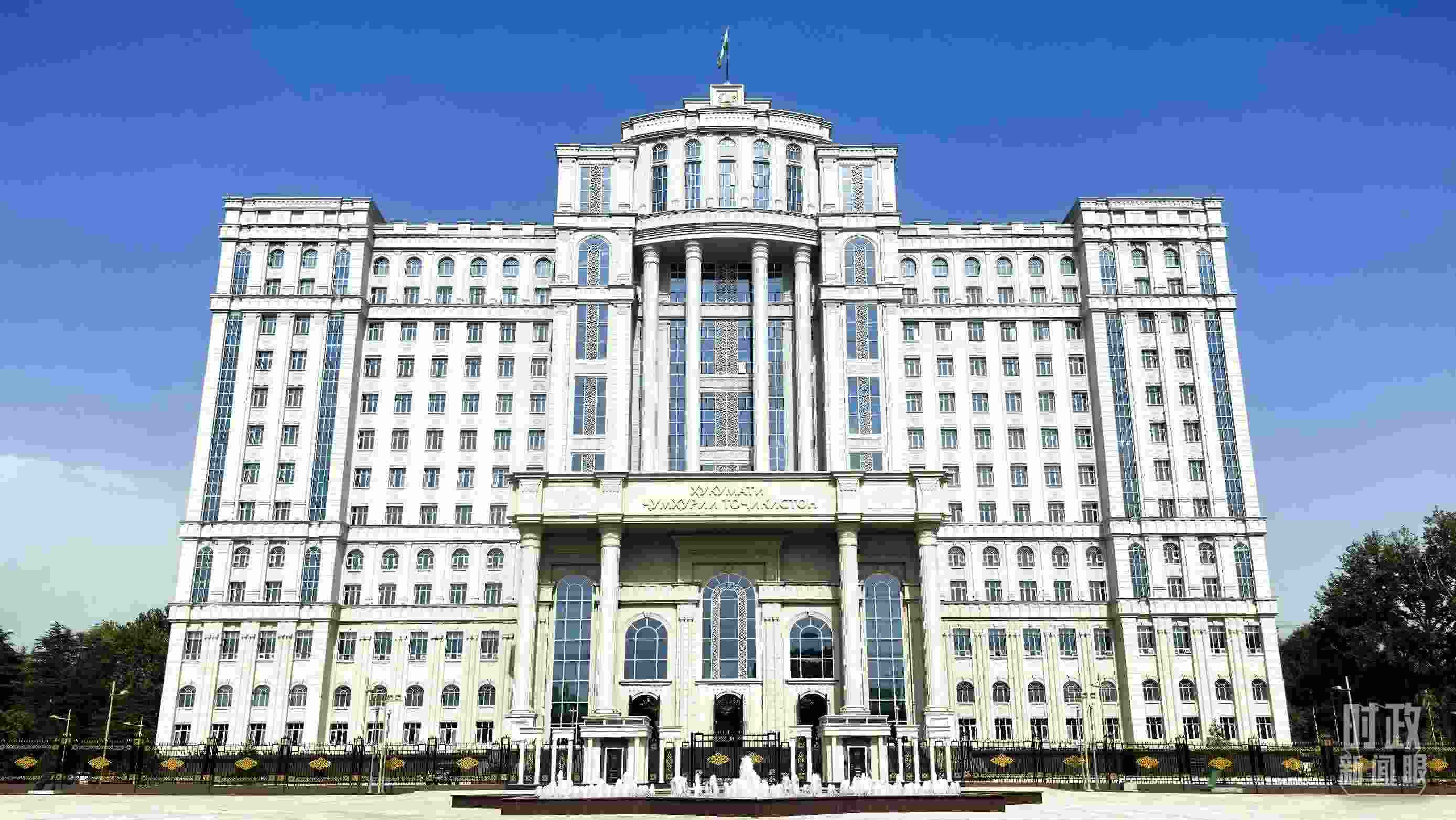 △中方援建塔政府大樓。（總臺(tái)央視記者鄂介甫拍攝）