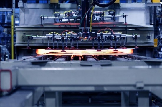 這是海斯坦普零件生產(chǎn)線（資料照片）。新華社發(fā)