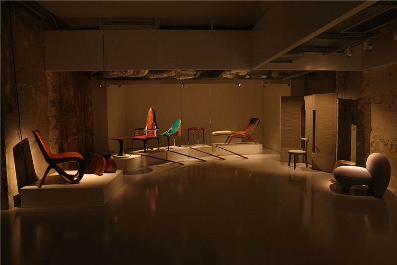 《新生萬物-中國非遺與當(dāng)代設(shè)計展》展廳。陽光媒體集團供圖