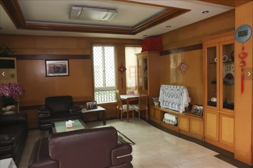 圖為魏來法家的客廳。