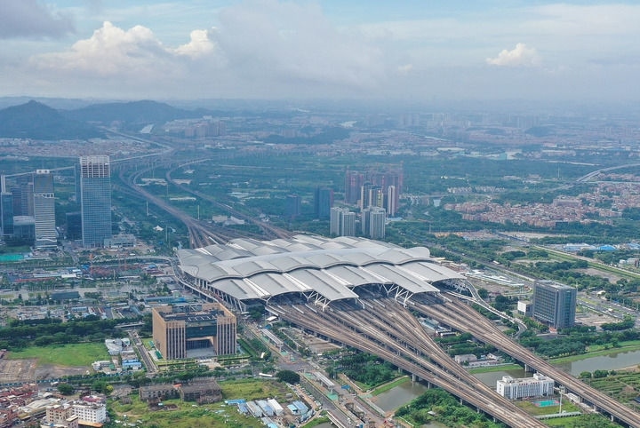 這是2024年6月23日拍攝的廣州南站（無人機(jī)照片）。新華社記者 劉大偉 攝