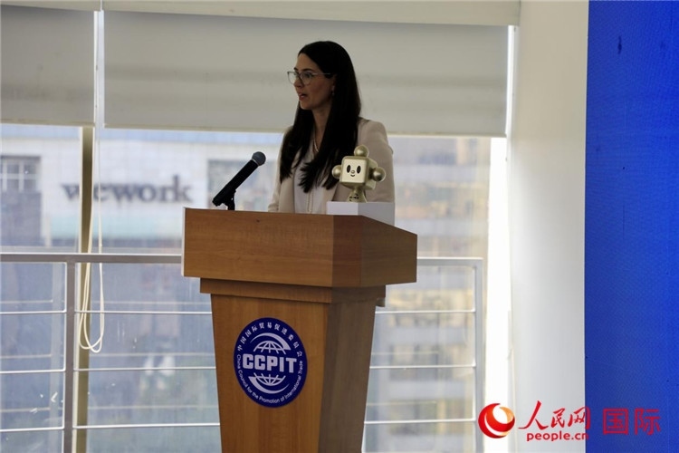 墨西哥外貿(mào)、投資和技術(shù)委員會(huì)總經(jīng)理蘇珊娜·杜克發(fā)表講話(huà)。人民網(wǎng) 埃內(nèi)斯托·多明戈斯攝