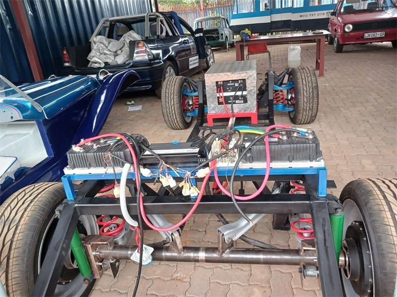 “老爺車”的跟上電動潮流。索尚古夫技術(shù)高中供圖