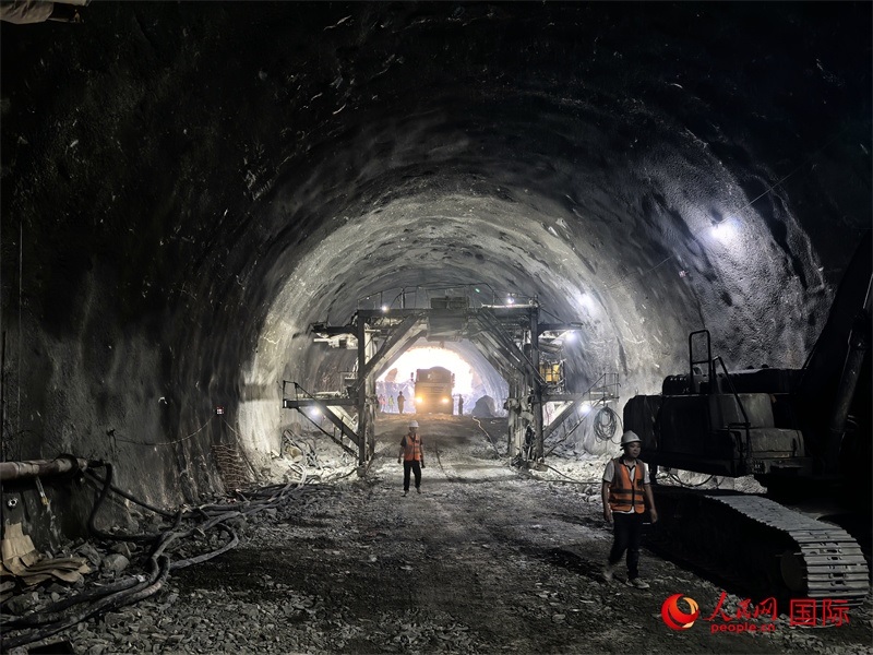 隧道施工現(xiàn)場圖片。人民網(wǎng) 賽義德·邁赫迪攝
