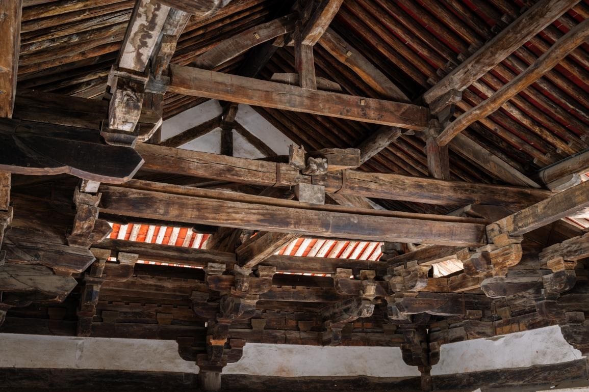 崇明寺特殊的木質(zhì)“斷梁”結(jié)構(gòu)。蘇唐詩攝