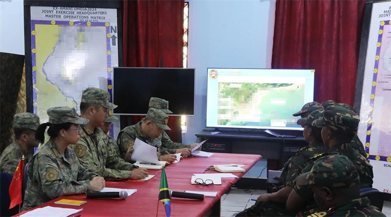 海上指揮所商定細(xì)節(jié)。王福攝