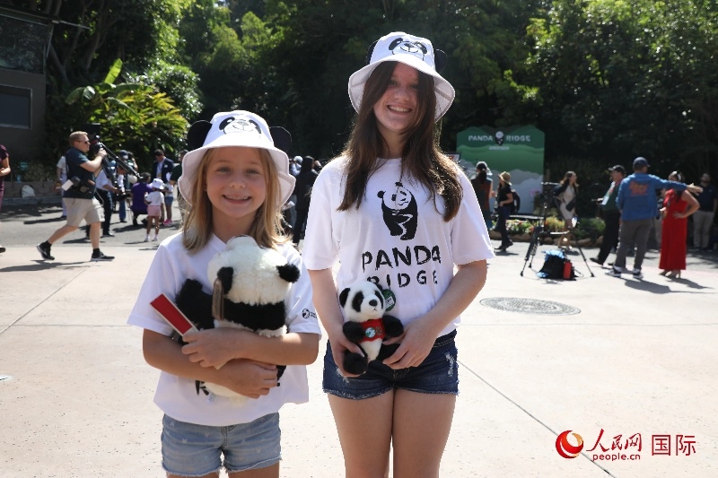 3、美國當地許多民眾來圣迭戈動物園看熊貓。 人民網記者 李志偉攝