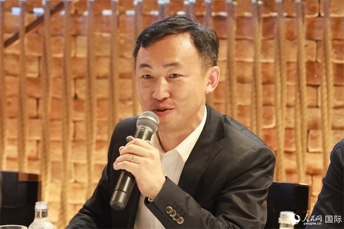 中國駐里約熱內(nèi)盧代總領(lǐng)事王海濤在座談會上致辭。人民網(wǎng)記者 陳海琪攝