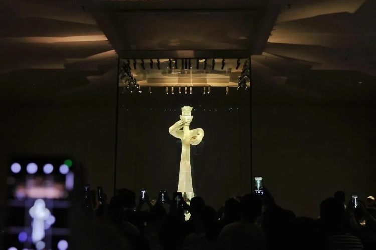 8月31日，亞洲媒體考察團(tuán)參訪三星堆博物館。《中國經(jīng)濟(jì)周刊》記者肖翊攝