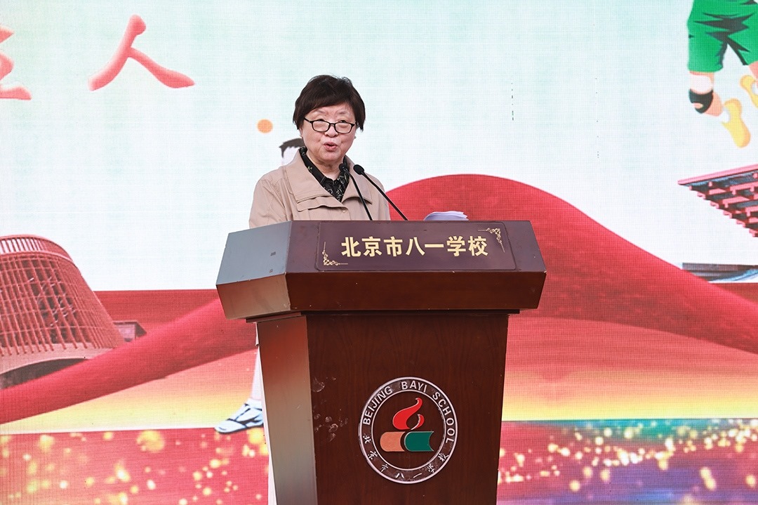 蘇東林院士講授開學(xué)第一課。校方供圖