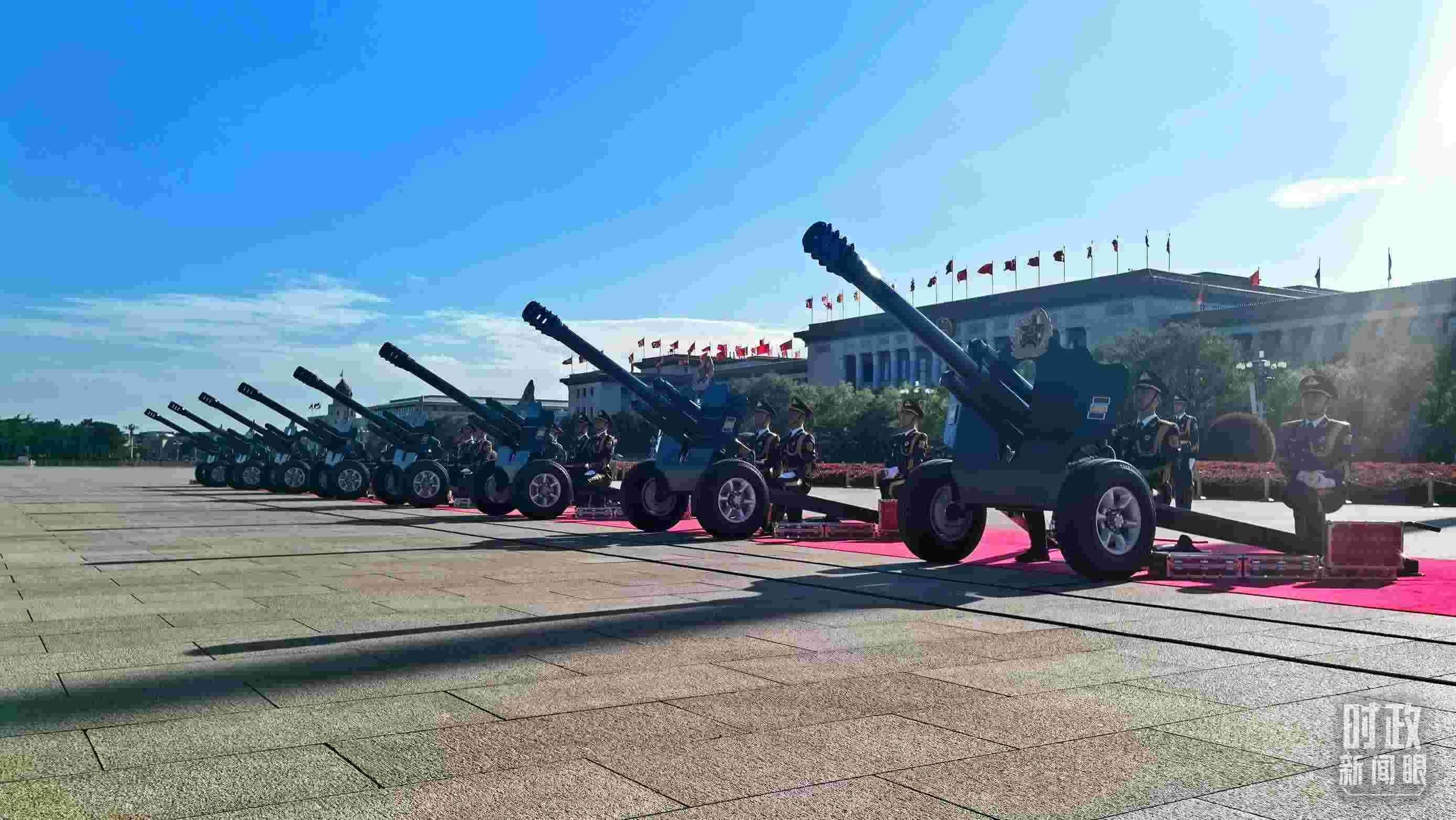 △天安門廣場(chǎng)的禮炮。（總臺(tái)央視記者王子杭拍攝）