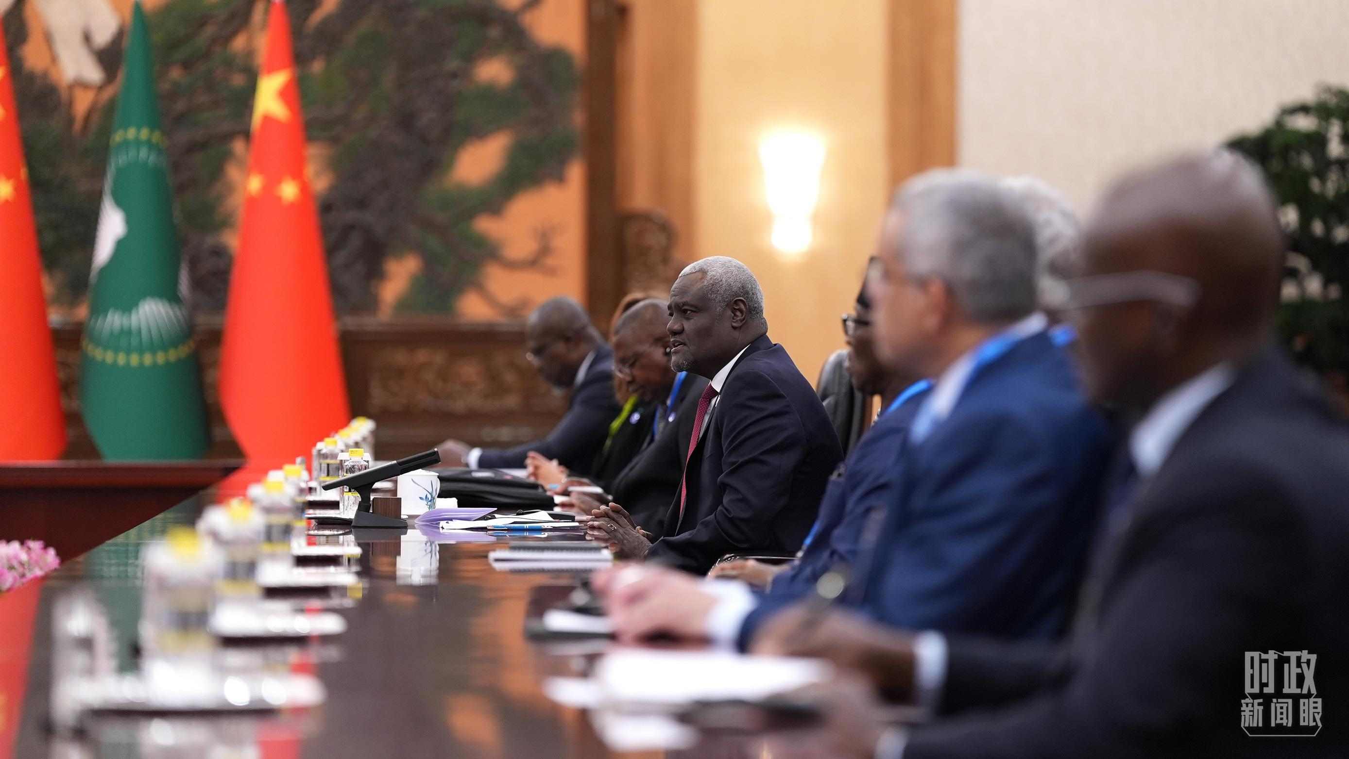  △正在參加會晤的非盟委員會主席。（總臺央視記者彭漢明拍攝）