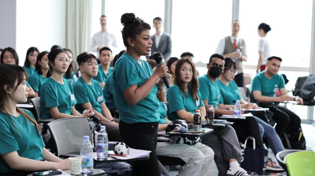 各方代表和在場(chǎng)嘉賓共同見證了培訓(xùn)基地的正式掛牌，活動(dòng)當(dāng)日還展開了培訓(xùn)試講環(huán)節(jié)。