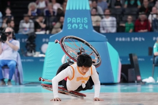 巴黎殘奧會｜“撞車、摔倒，我們都習慣了”