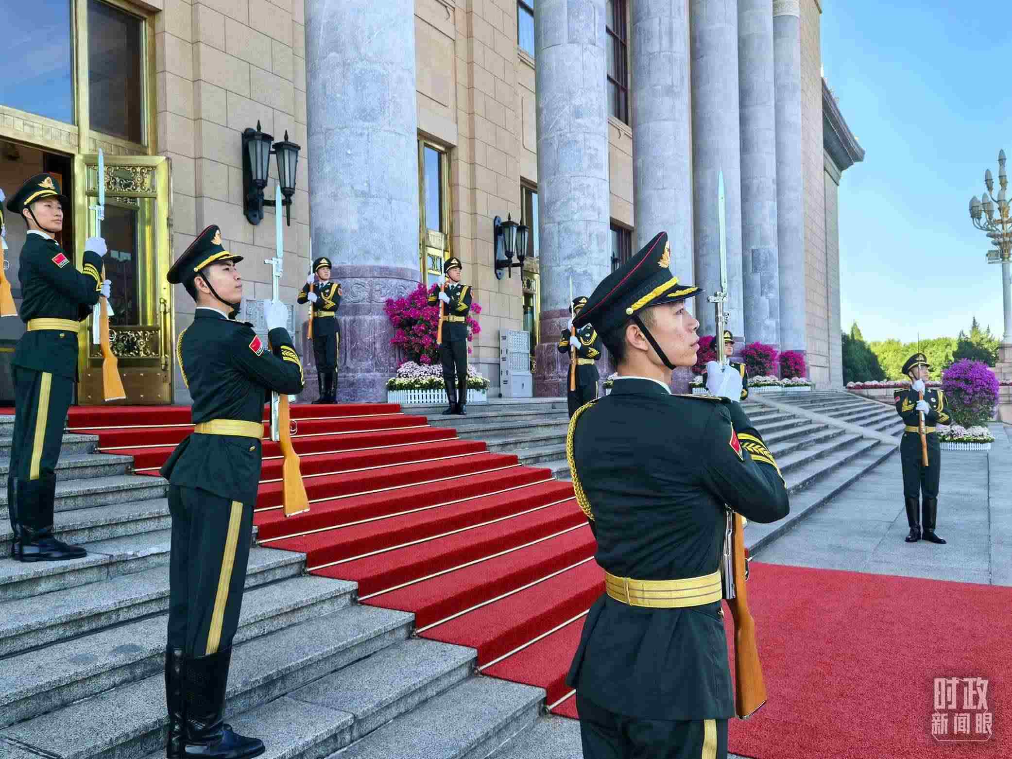 禮兵列隊迎接外賓。（總臺央視記者鐘銳拍攝）