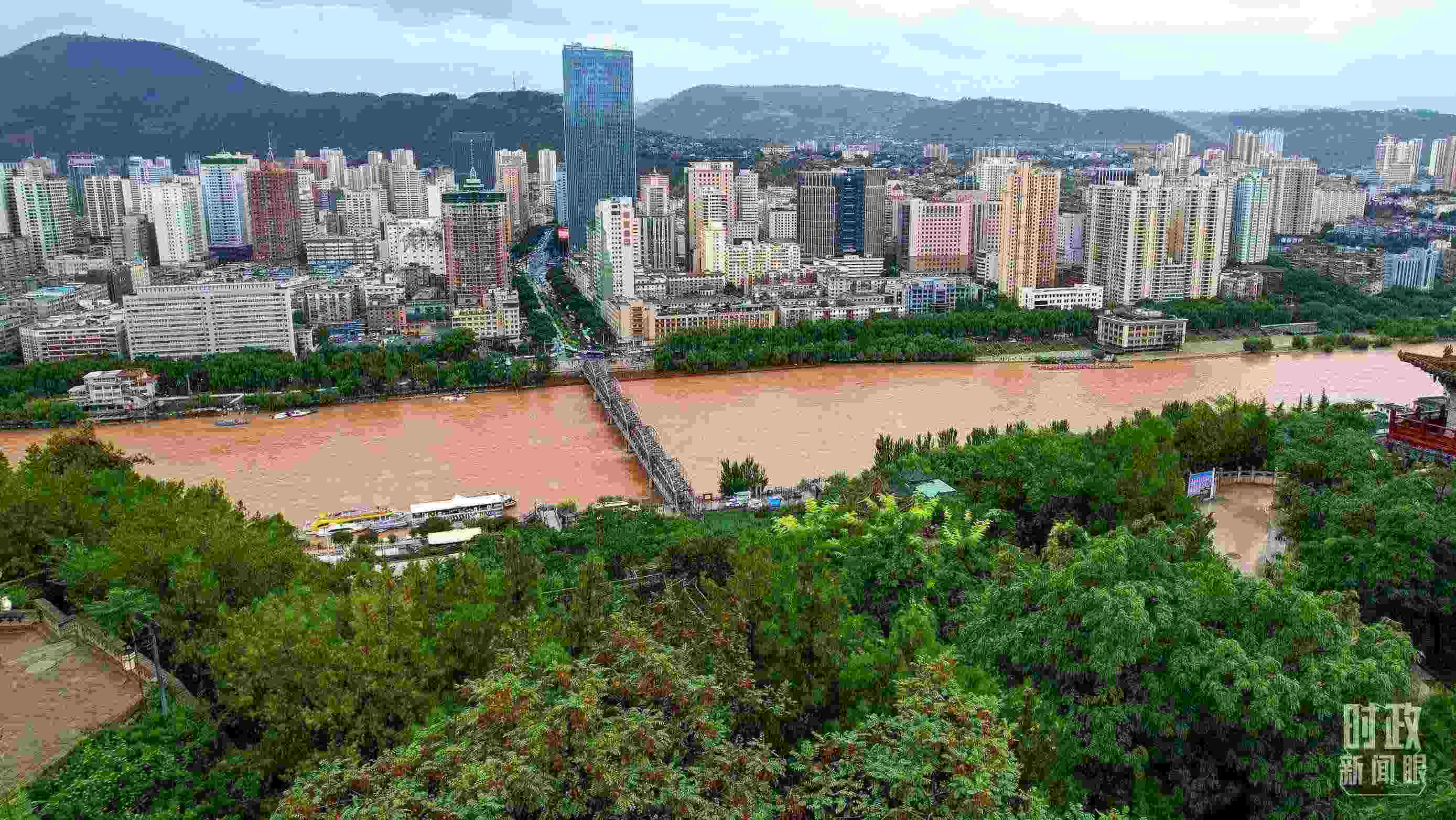 △黃河蘭州中山橋段。（總臺記者馬凌峰拍攝）
