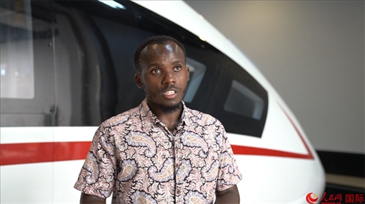 北京交通大學(xué)肯尼亞籍留學(xué)生卡里烏接受人民網(wǎng)采訪。人民網(wǎng) 周琳佳攝